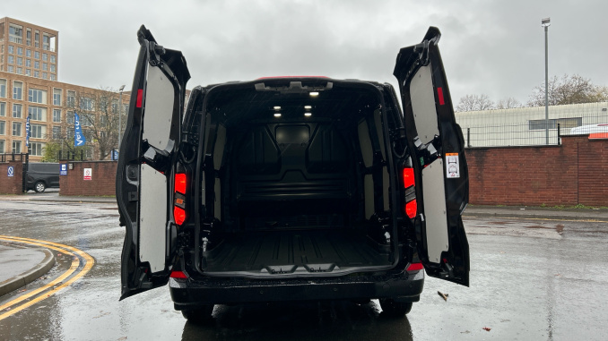 Ford Transit Custom 320 L1 Diesel Fwd 2.0 EcoBlue 150ps H1 Van Limited - Image 3